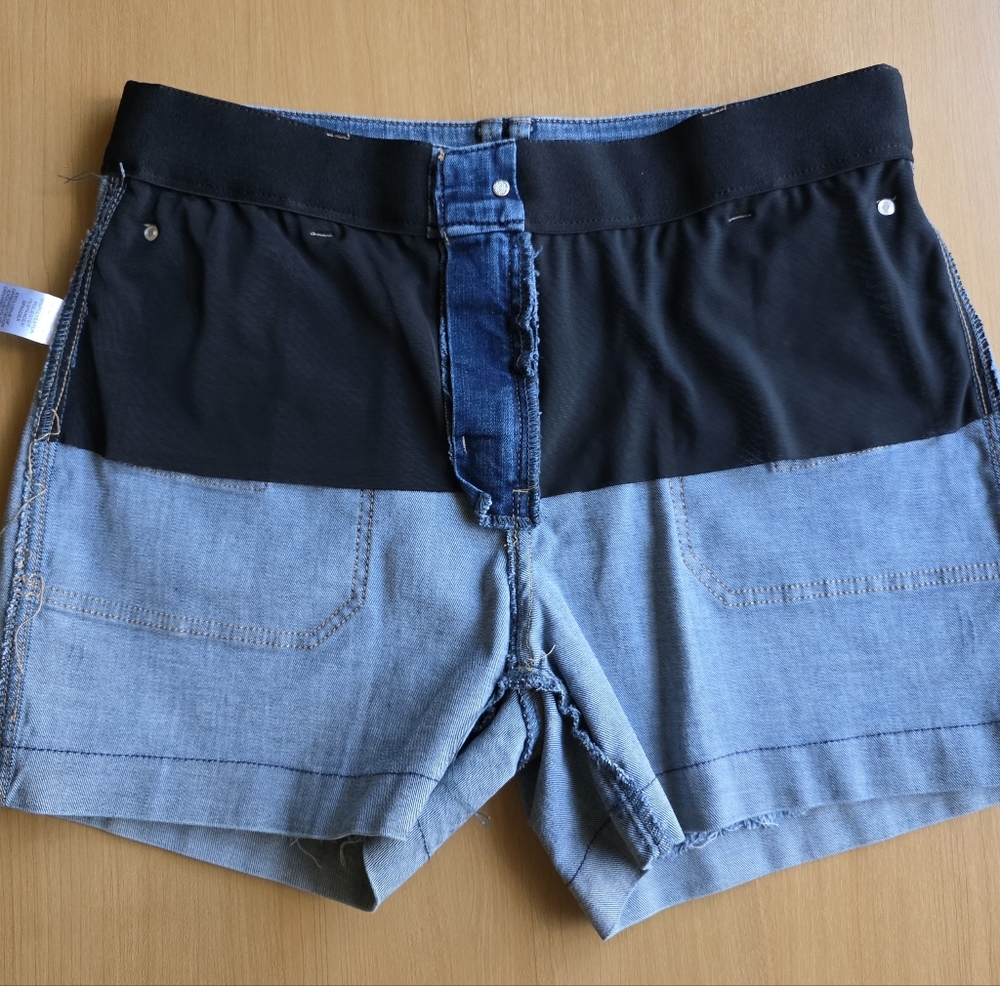 Democracy “Curve Equality” Ab Solution Denim Shorts – Size 14 NWT - Picture 6 of 14